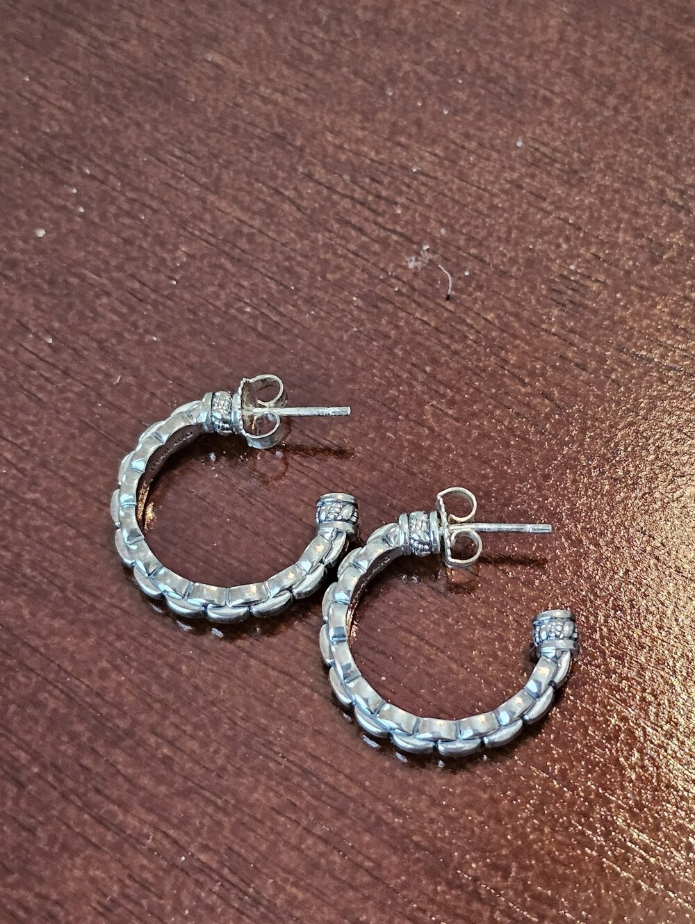 JAI by John Hardy Sterling Silver Textured Integrated Solid Chain Hoops 1” - Picture 8 of 16